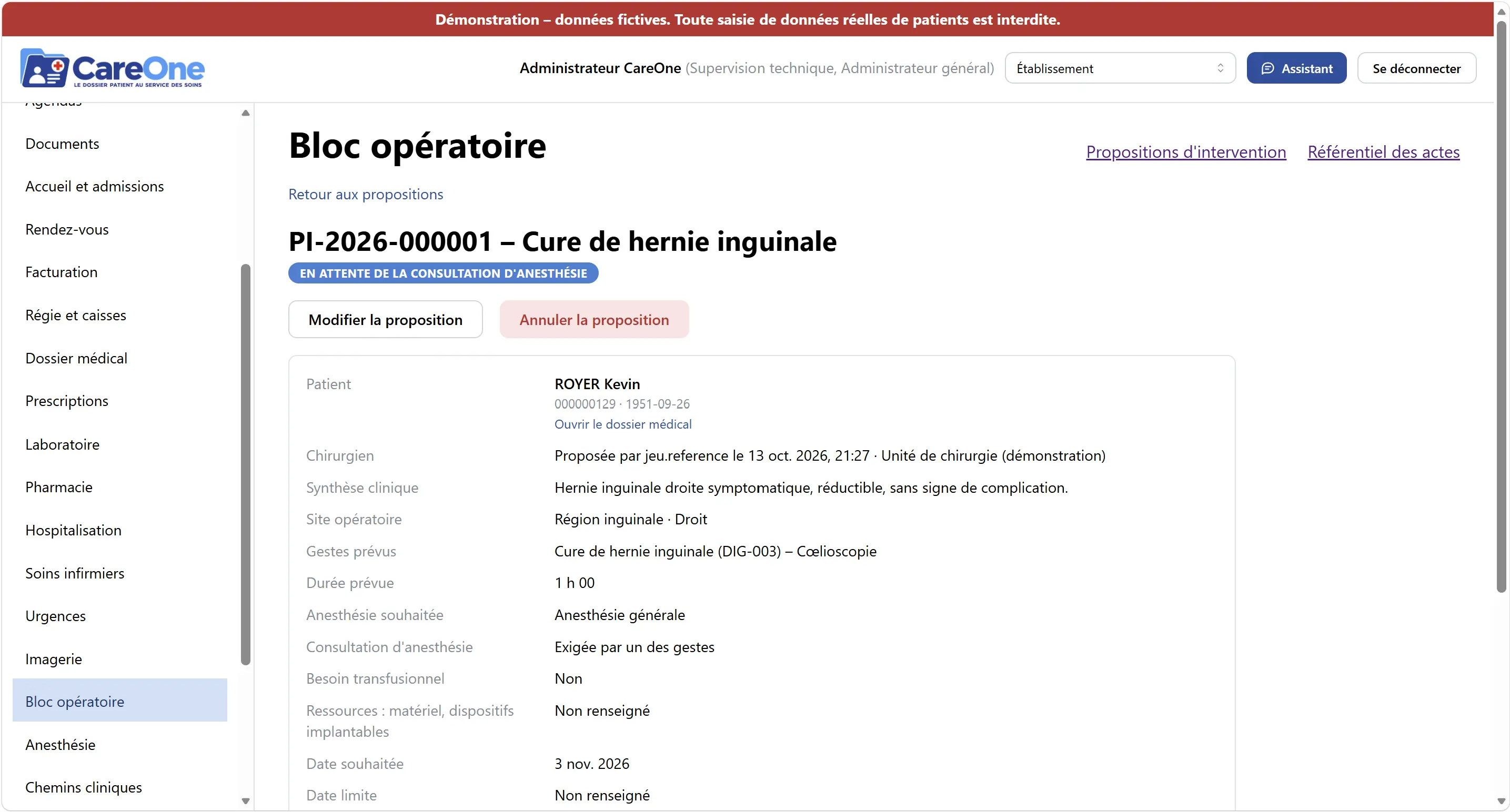 Écran « Bloc opératoire » de CareOne : proposition d’intervention pour un patient fictif, avec le site opératoire, les gestes prévus, la durée et l’anesthésie souhaitée.